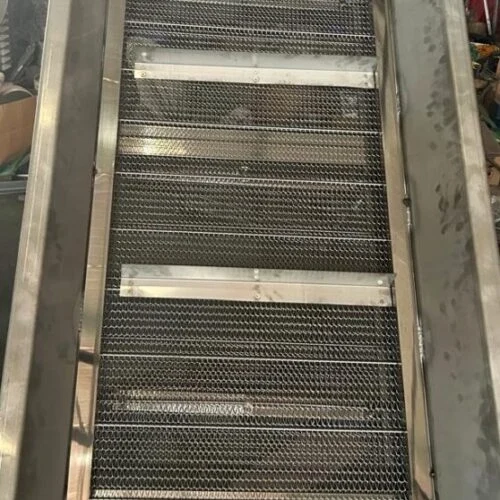 Balance-Weave-Conveyor-System3-558x1024-500x500_result